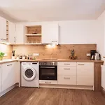 Stork Apartment *